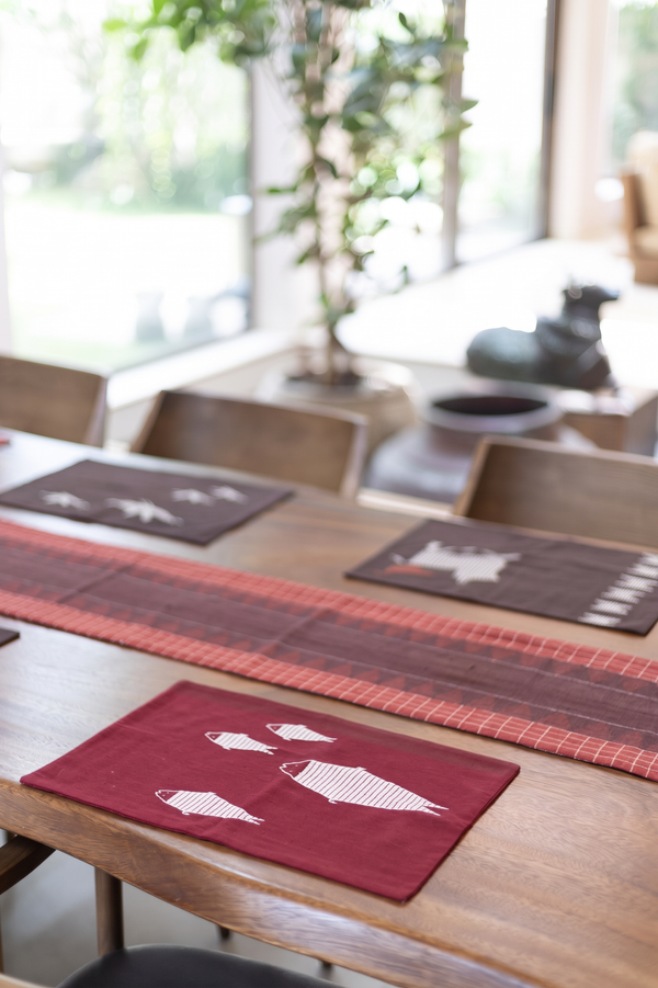 Extra weft machari (fish) motifs that symbolise prosperity and a life lived in abundance.