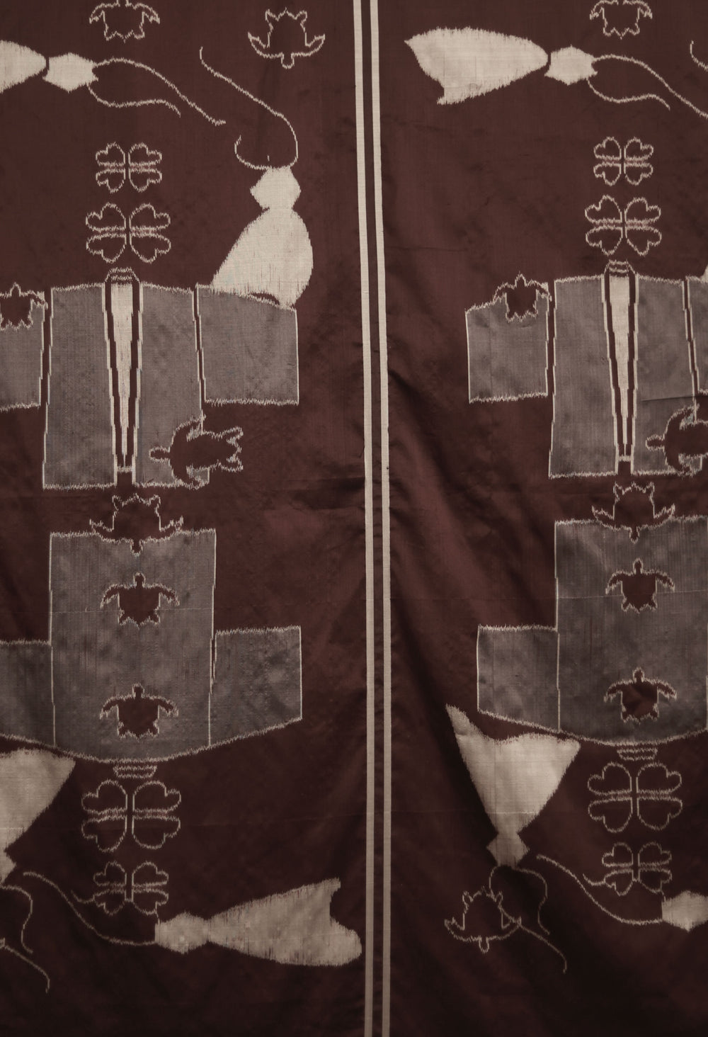 Swimming together (khandua textile)